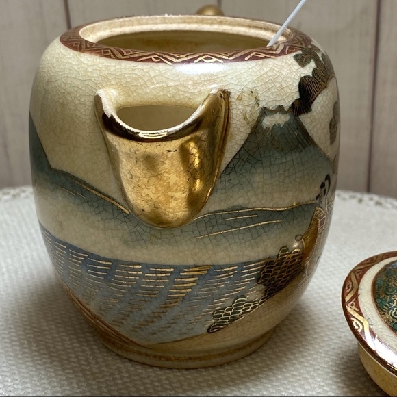 Antique Satsuma from Japan Meiji research: Vatican.com or eBay for more … - Picture 7 of 16